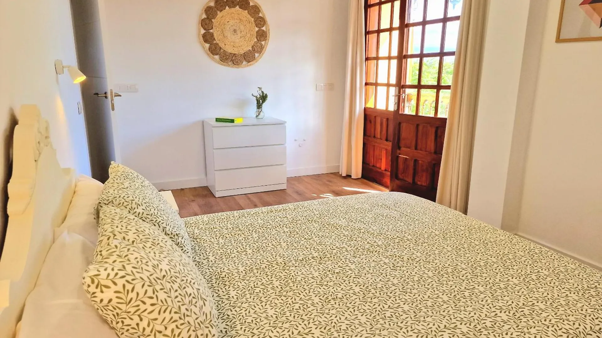 Icod Centre Jacaranda Cozy Apartment By Hrtenerife Net Icod De Los Vinos